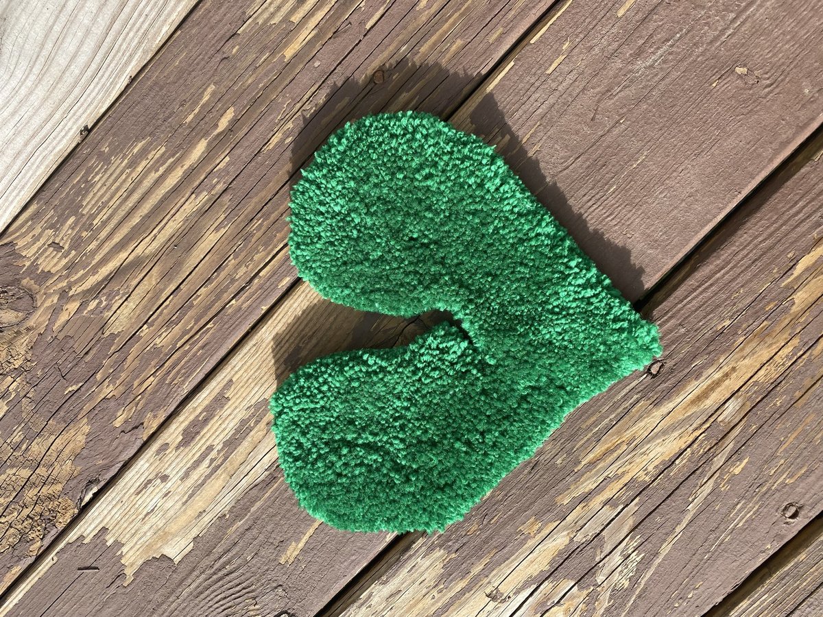 CUSTOM GREEN BROKEN HEART RUG